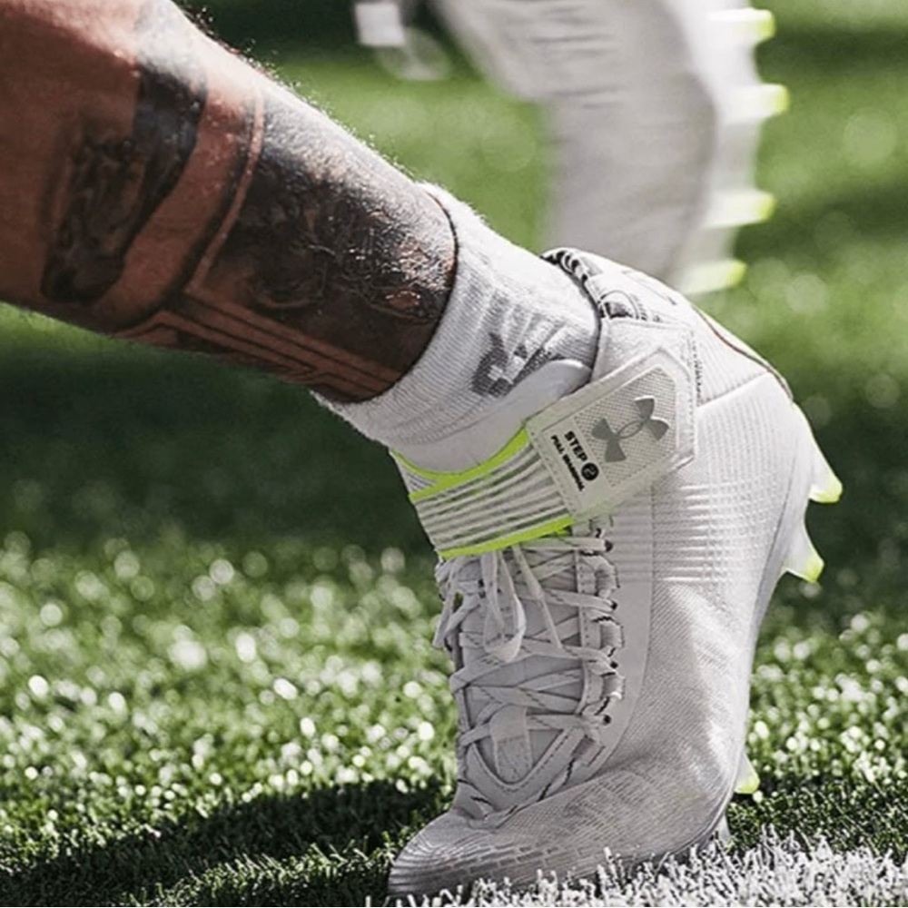 Under Armour Highlight MC Men's Football Cleats Size 12 White High Top NWOT